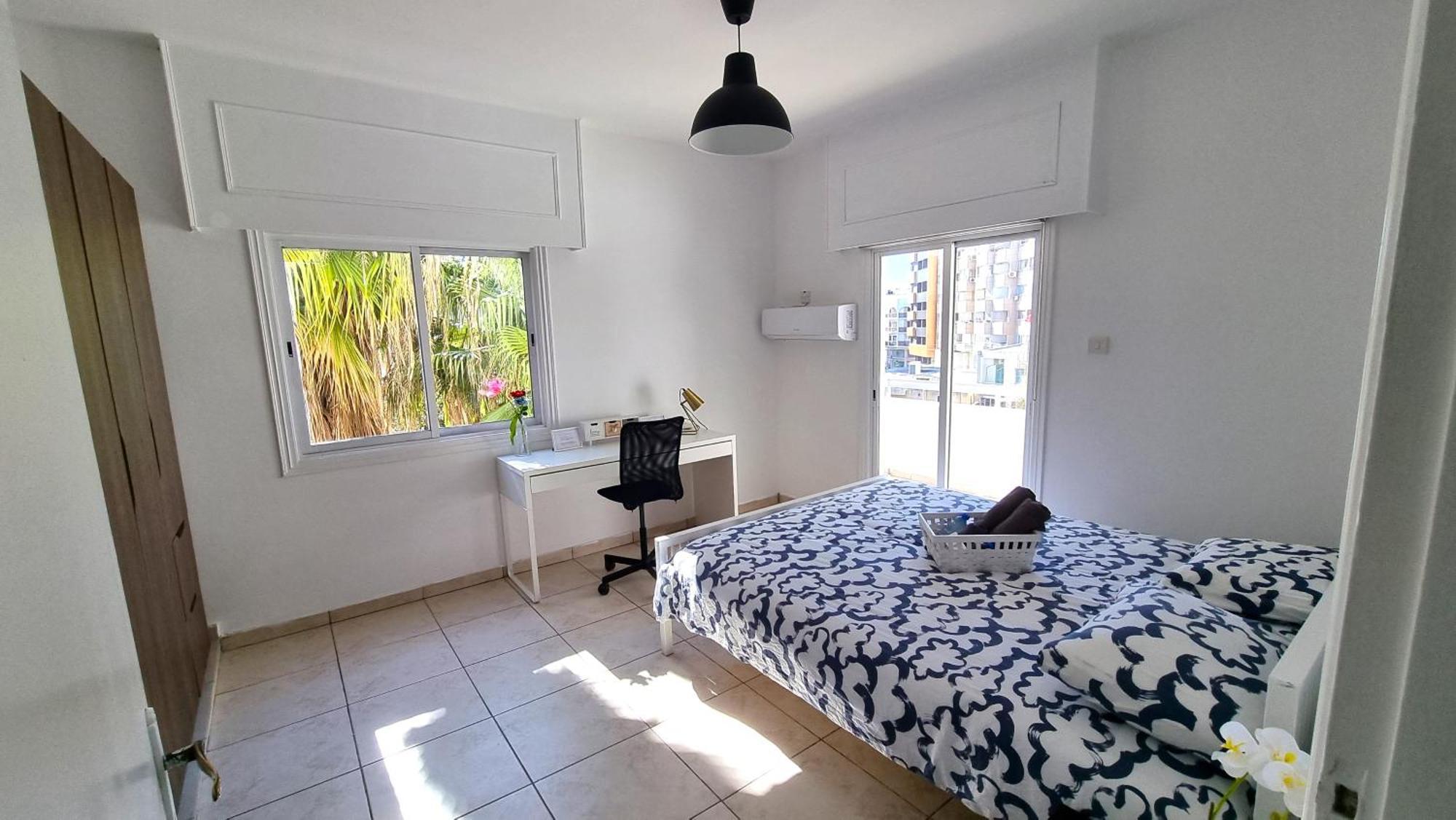 Apartament Center 2br W/ Parking And 250m Walk From *